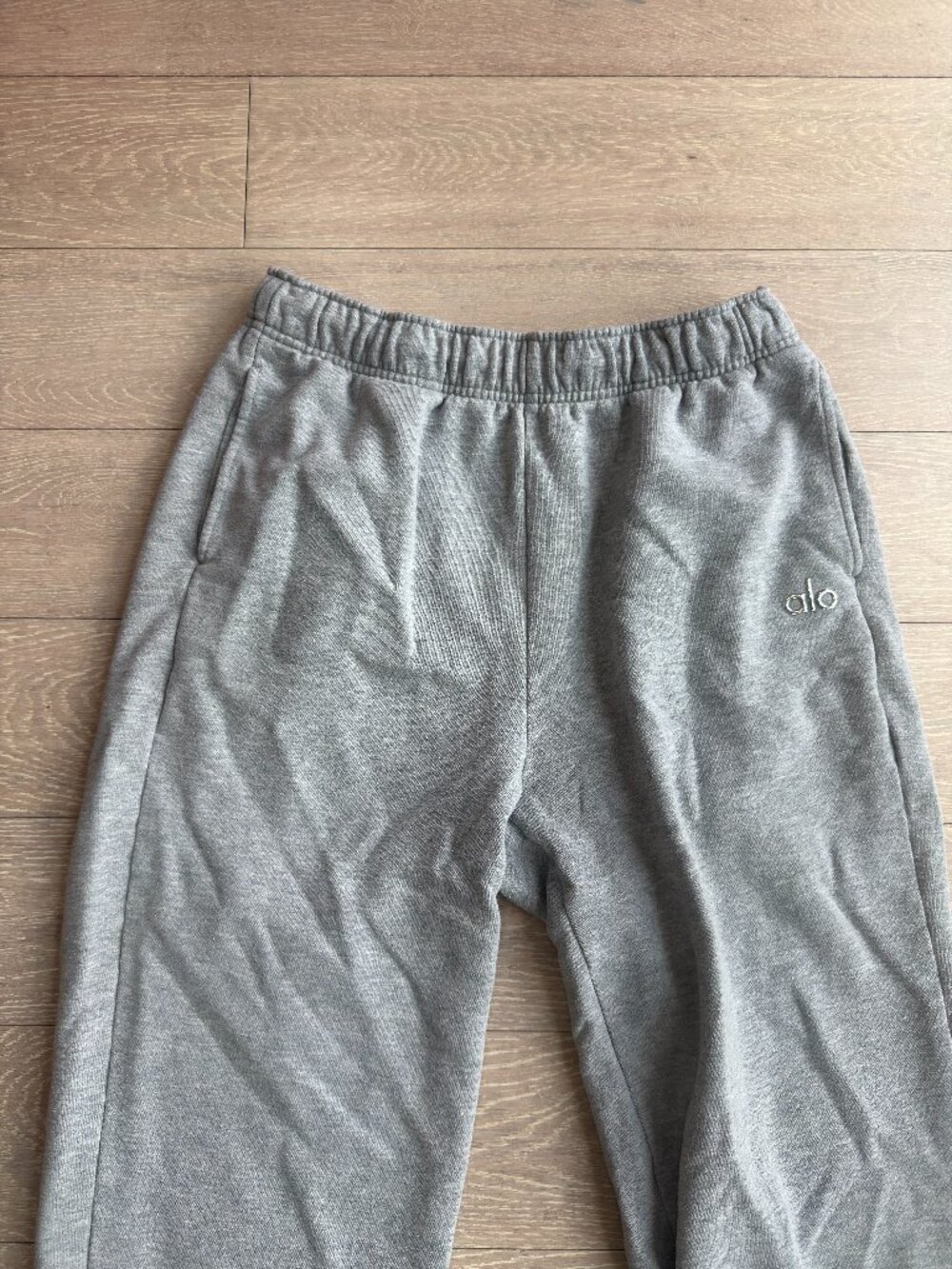 Alo Yoga Accolade Sweatpants in Heather Gray - Picture 3 of 4
